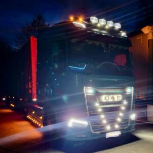 DAF XG Grille Badge Main 4