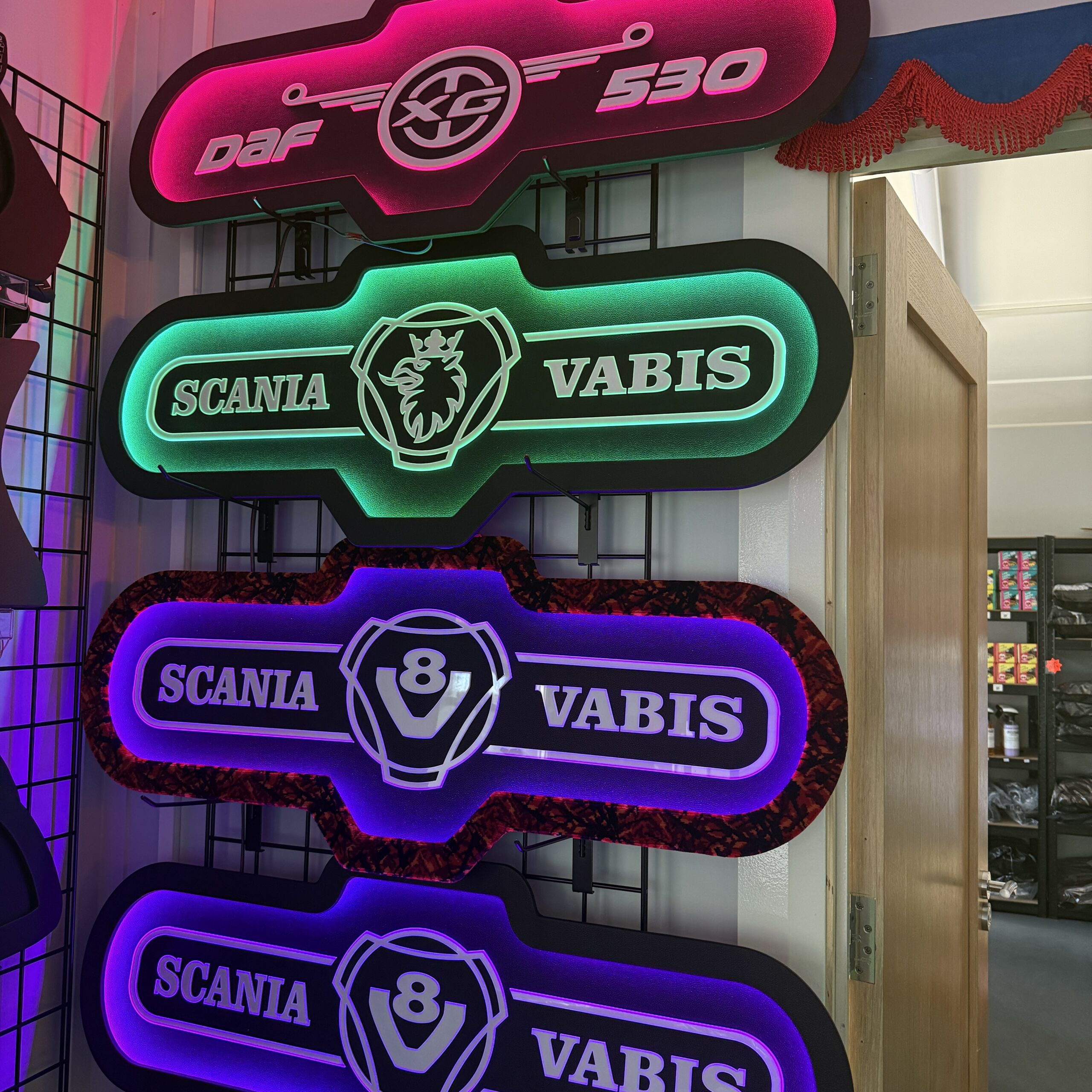 SCANIA V8 LEATHERETTE RED PLUSH TRUCK LIGHTBOARD (RGB) 2 Scania V8 Leatherette Red Plush Truck Lightboard (RGB) - Image 2