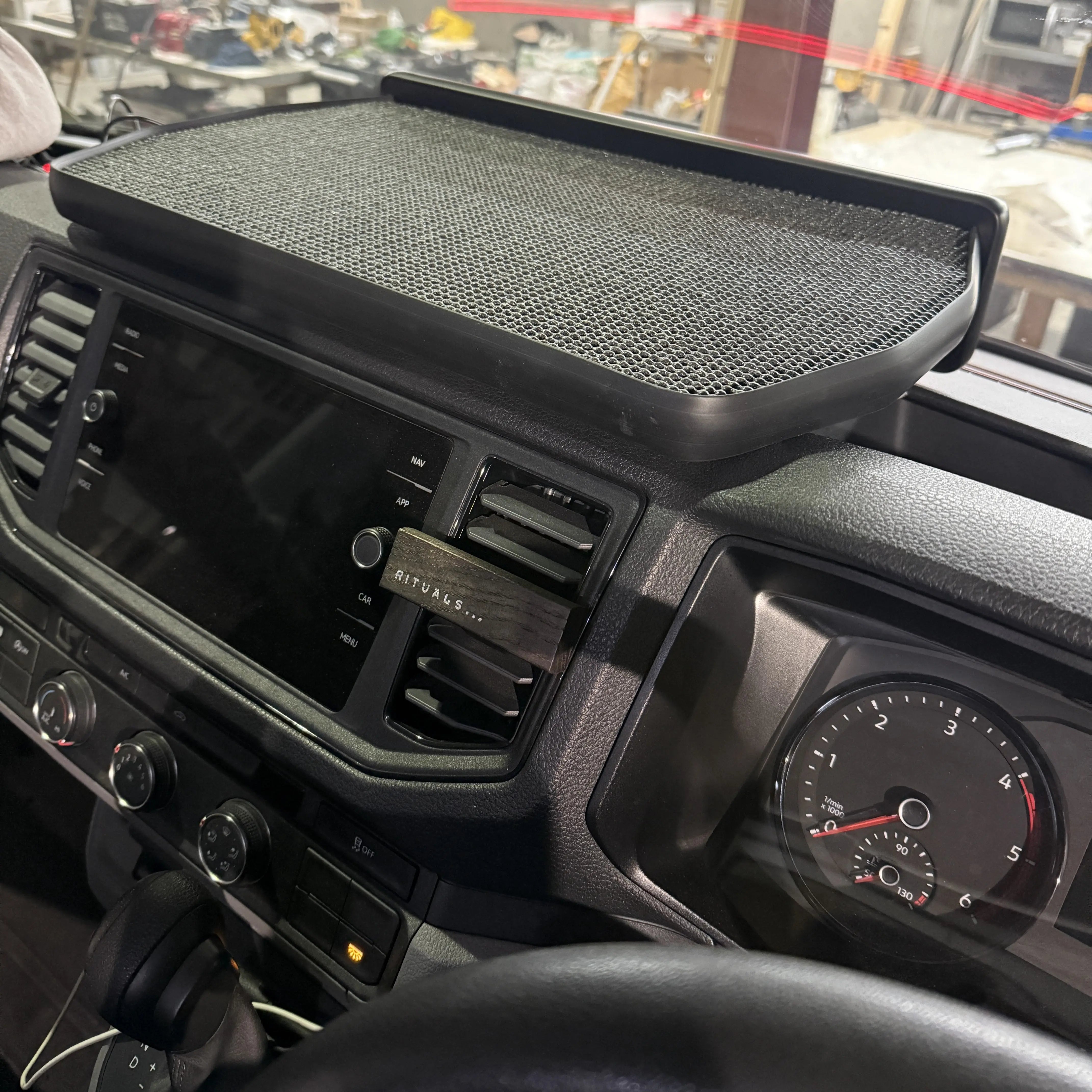 MAN TGE LED DASH TABLE (2017-ON) 1 6358bddb24f27695764c5c081aa80223