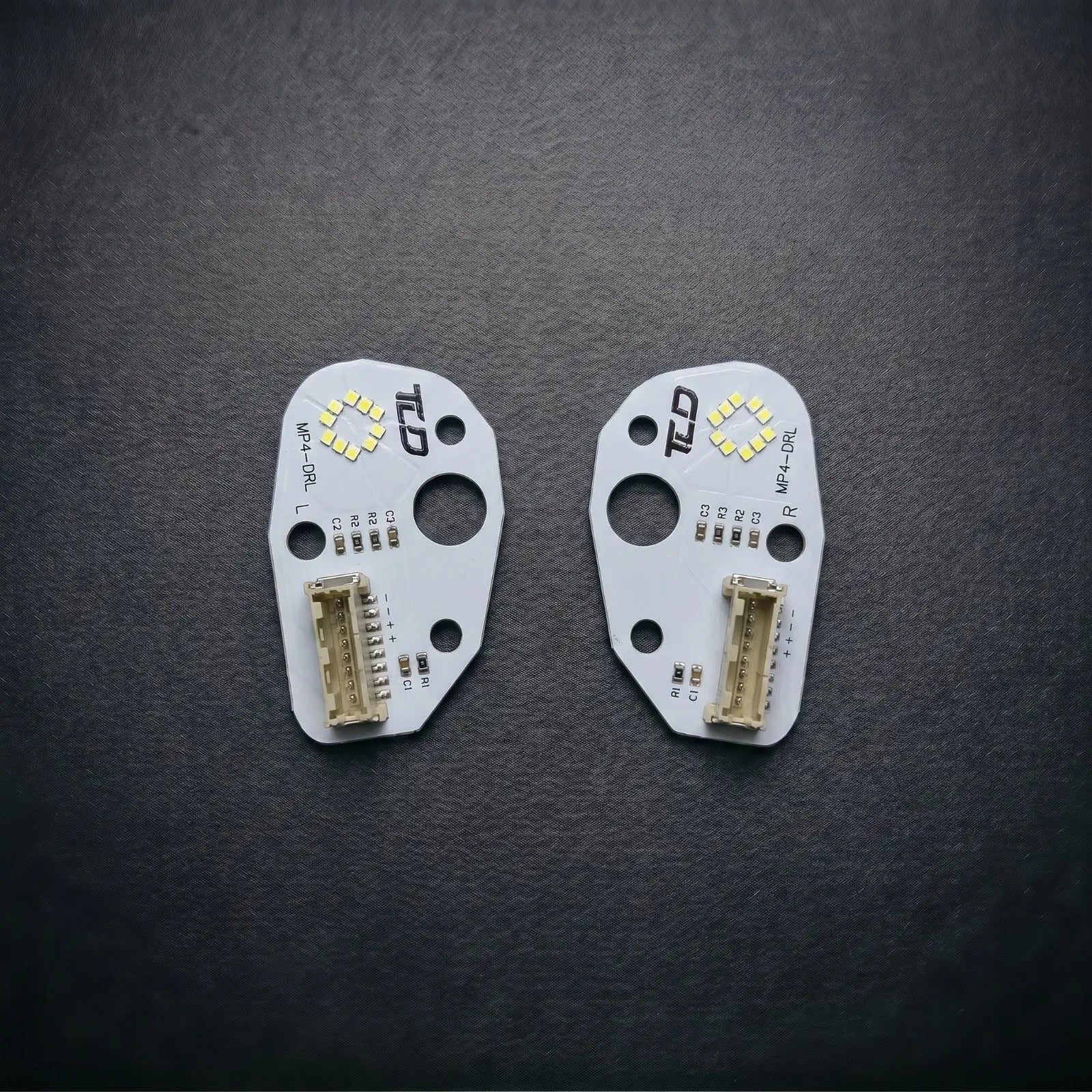Actros MP5 DRL Conversion Kit (White/Amber) (Fits Mercedes 2020+) 4 cd730e07120013c12d5a960e55b63ef4